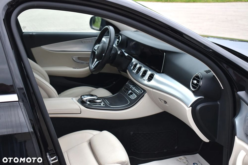 Mercedes-Benz Klasa E 220 d 4-Matic Avantgarde - 21