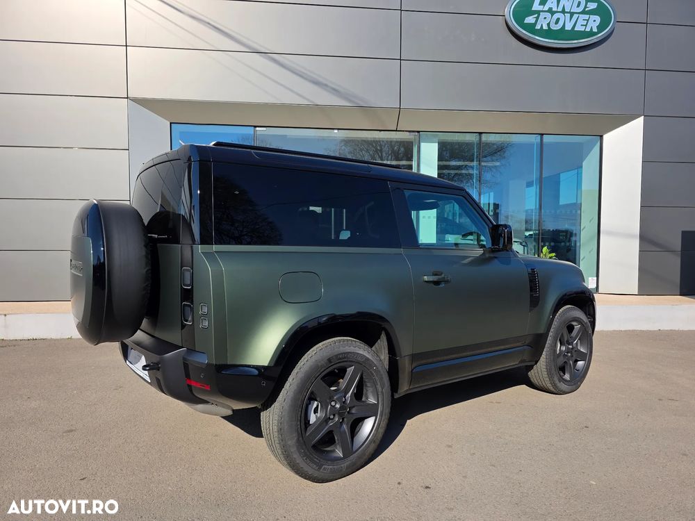 Land Rover Defender - 4