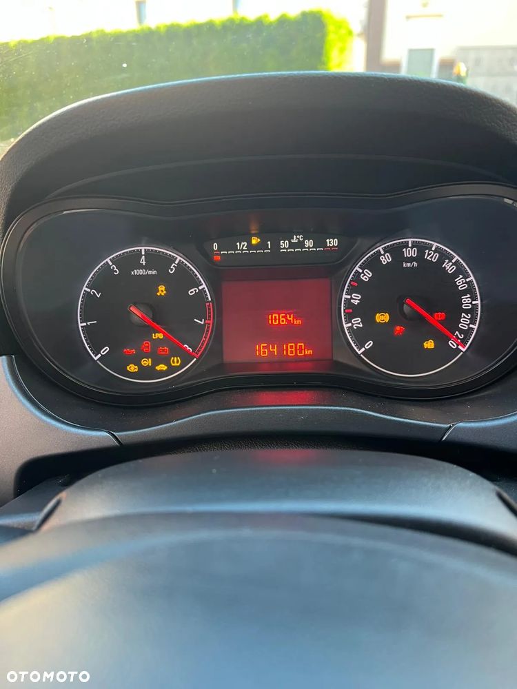 Opel Corsa - 8