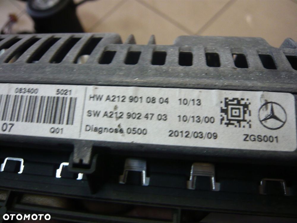 Wyświetlacz ekran nawigacji A2129024703 Mercedes-Benz W212 - 2