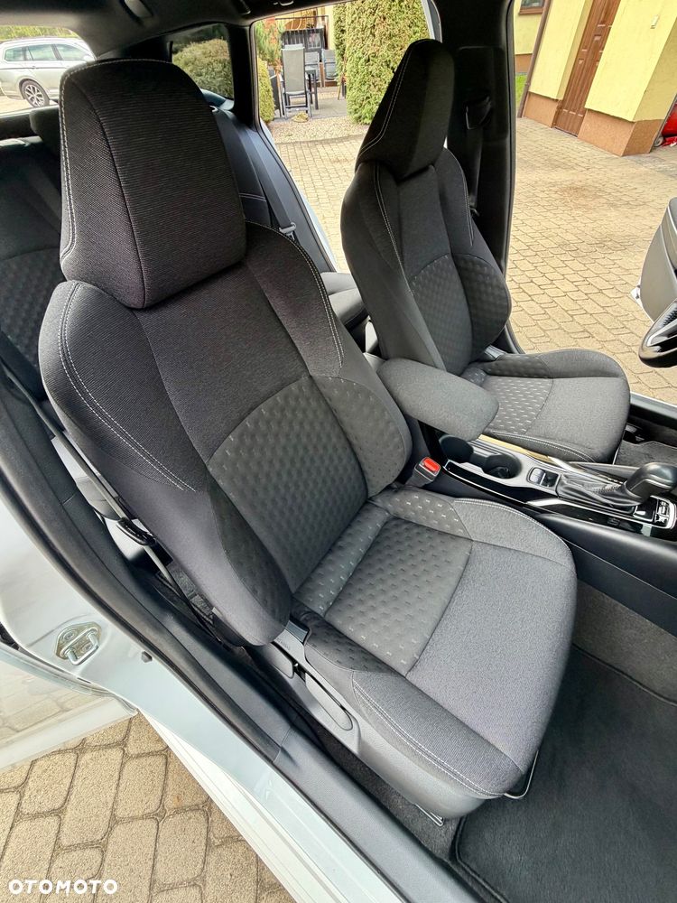 Toyota Corolla 1.8 Hybrid Comfort - 29