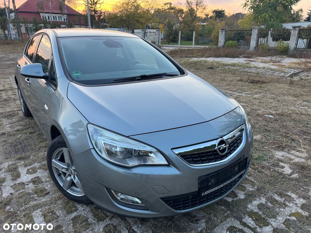 Opel Astra 1.4 Turbo ecoFLEX Start/Stop 150 Jahre - 3