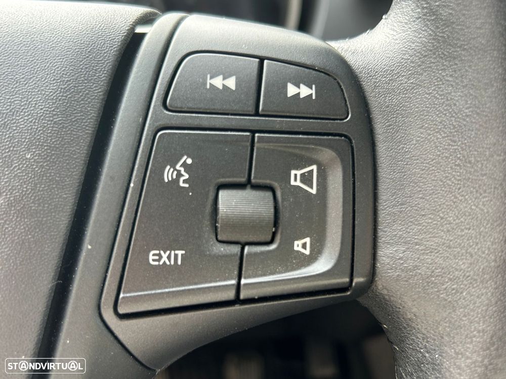 Volvo V40 Cross Country 2.0 D2 VOR - 21