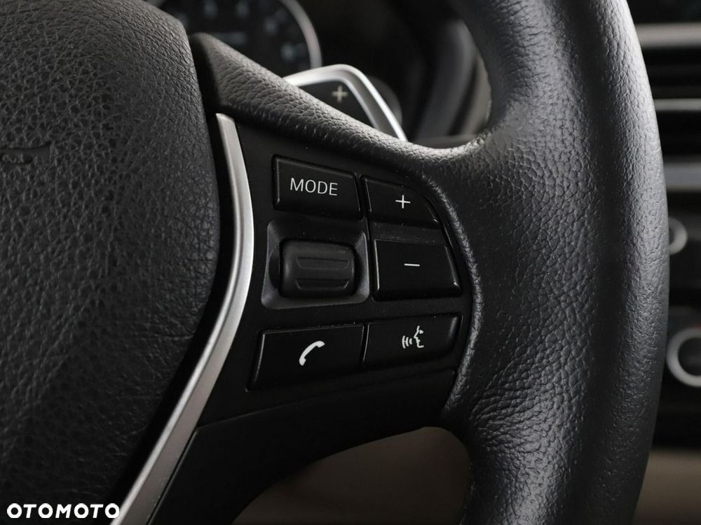 BMW Seria 3 330e iPerformance Luxury Line - 30