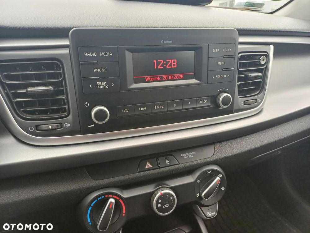Kia Rio 1.2 M - 21