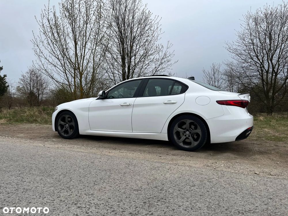 Alfa Romeo Giulia 2.0 Turbo Veloce - 1
