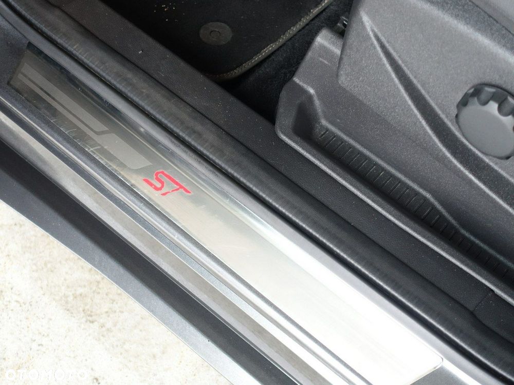 Ford Kuga 2.0 TDCi AWD ST-Line - 15