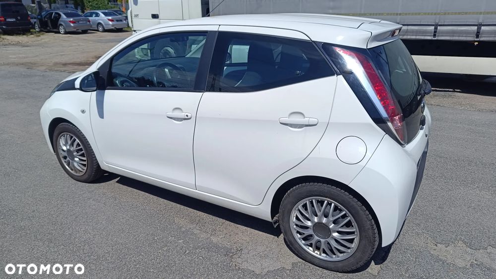 Toyota Aygo x-cite - 12