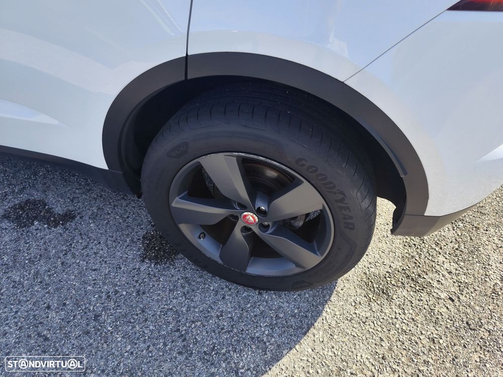 Jaguar E-Pace 2.0 i4D S - 8
