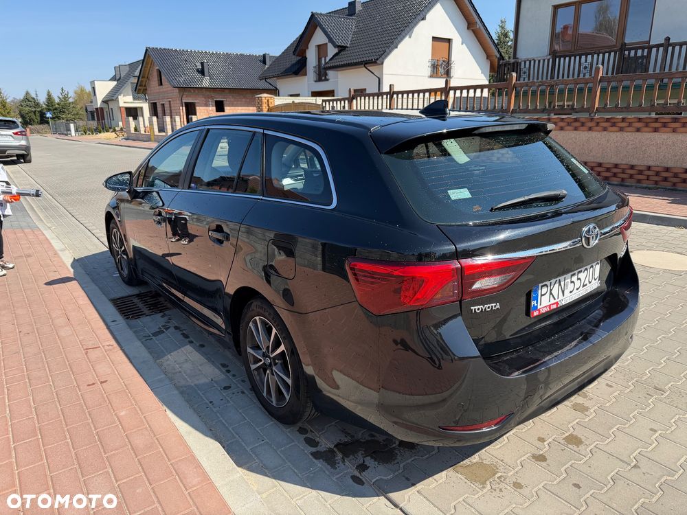 Toyota Avensis Touring Sports 1.6 D-4D Comfort - 8