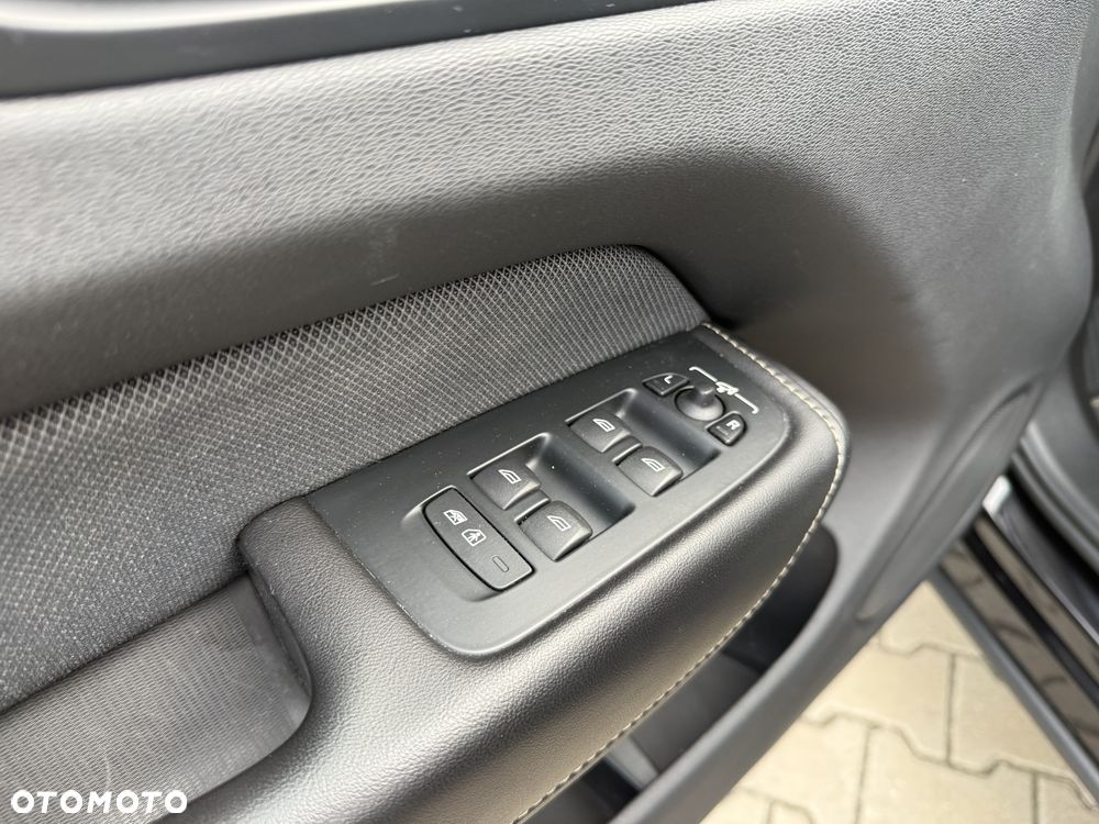 Volvo XC 60 B4 D AWD Geartronic RDesign - 20
