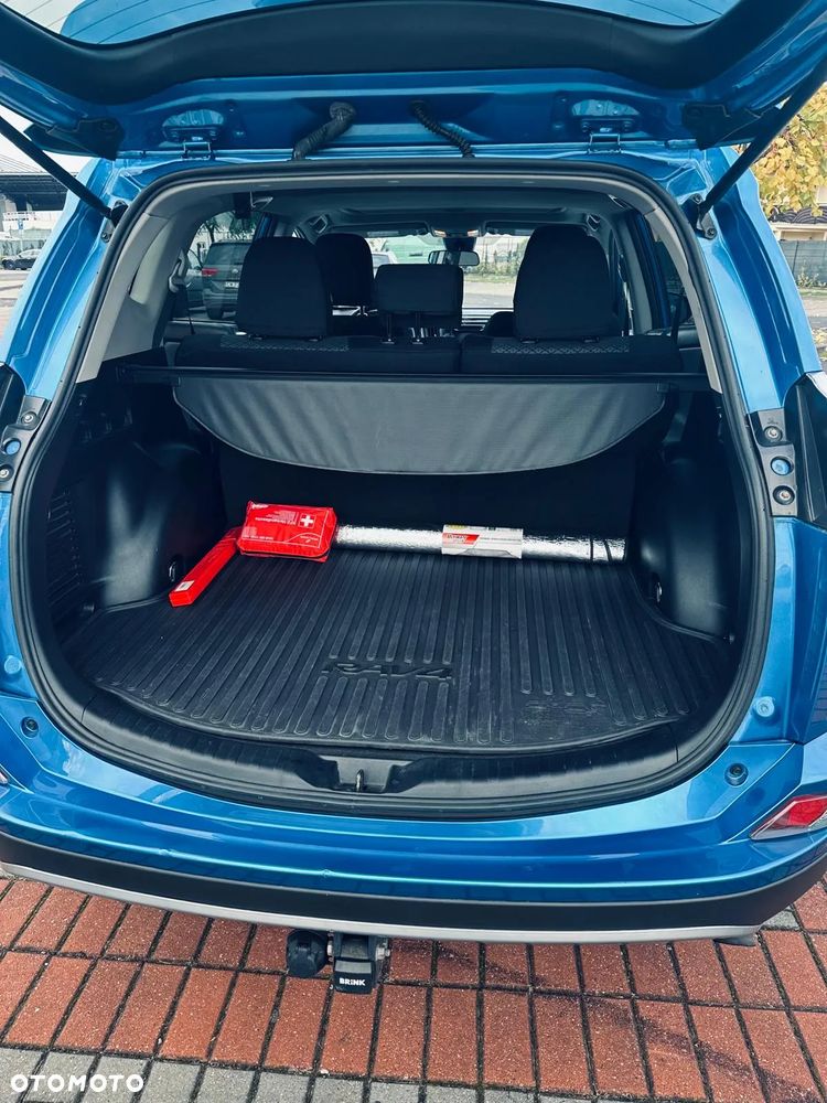 Toyota RAV4 2.5 XLE - 10