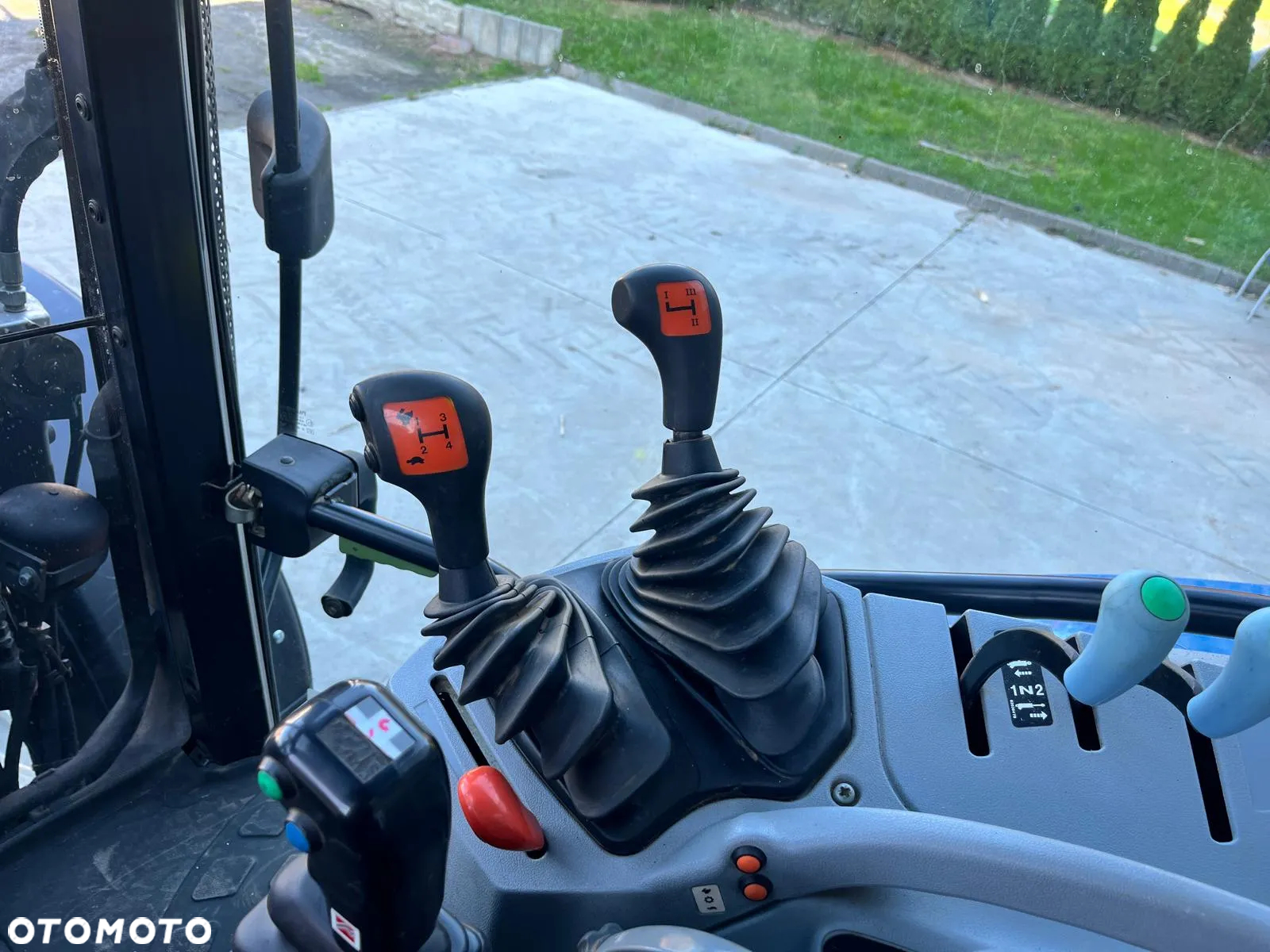 New Holland T6020 Plus - 11