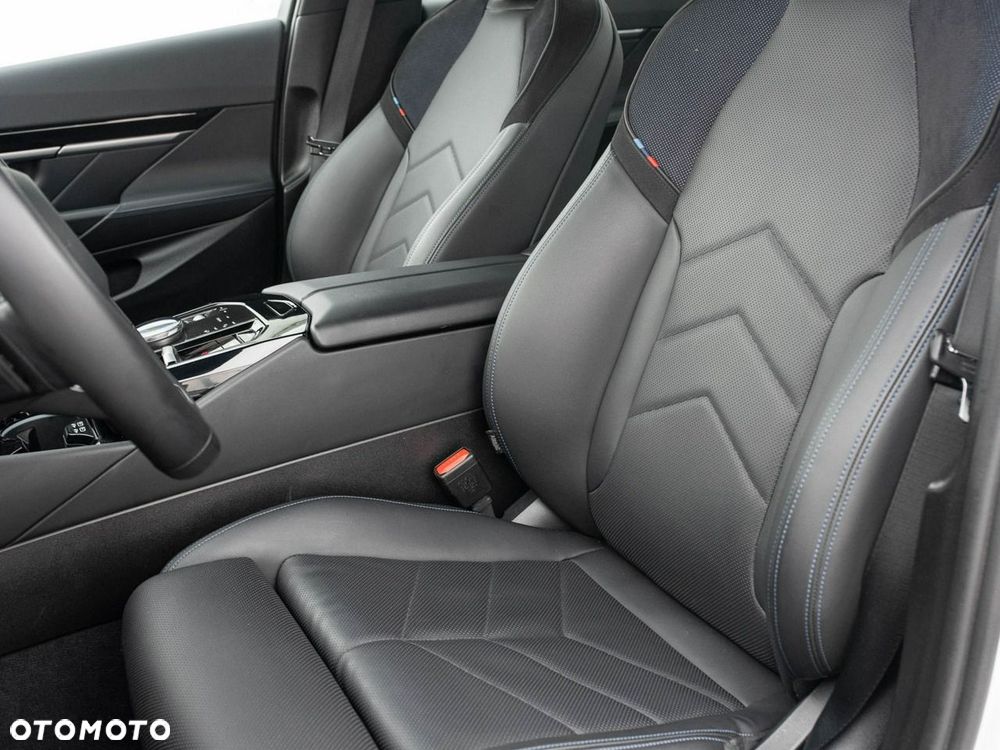 BMW Seria 5 520d mHEV M Sport - 12