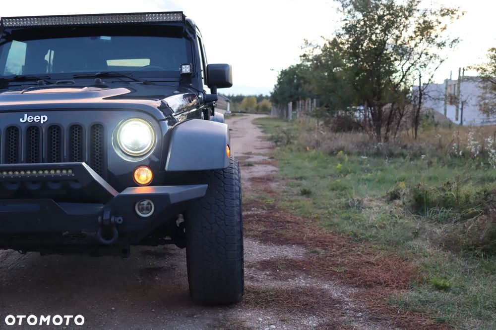Jeep Wrangler - 5