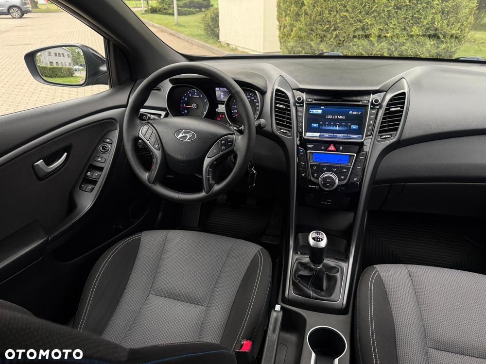 Hyundai i30 blue 1.6 GDI Passion - 18