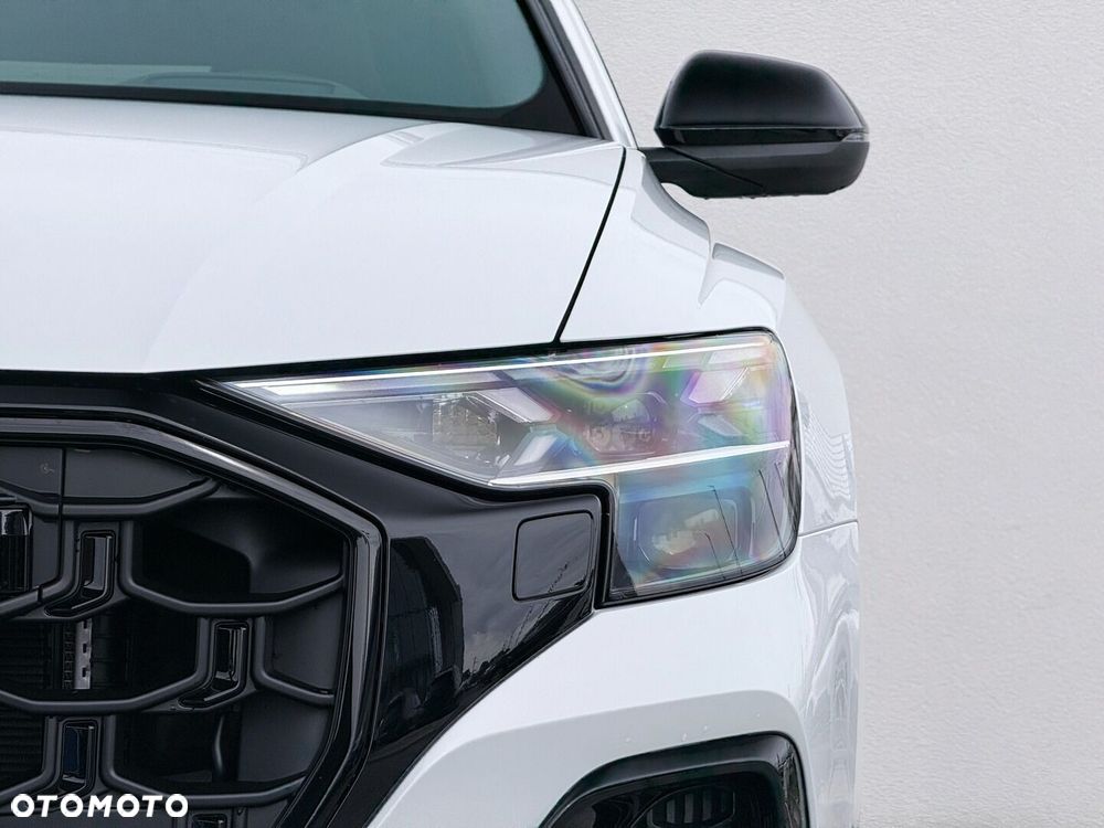 Audi SQ8 - 8