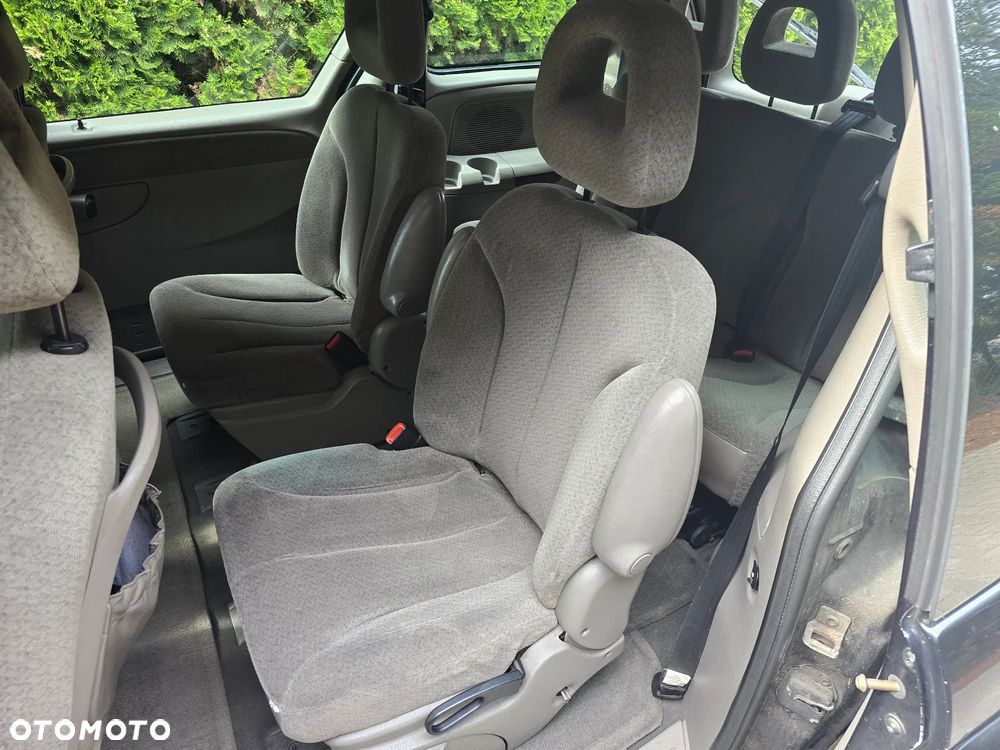 Chrysler Voyager 3.3 LX - 6