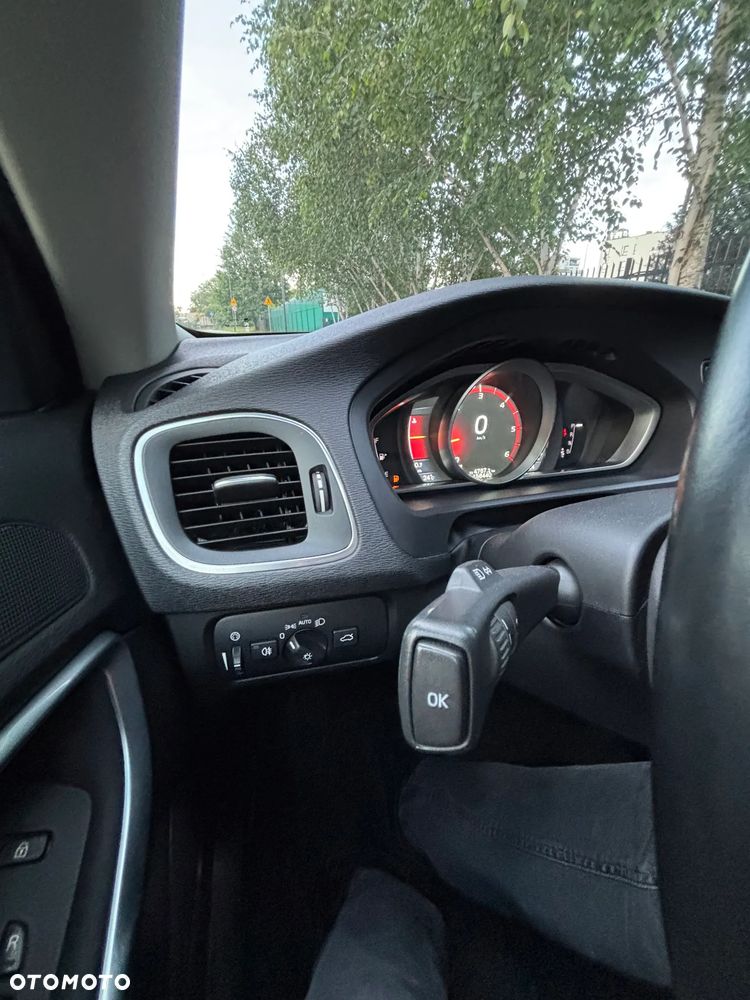 Volvo V40 D3 Geartronic Summum - 19