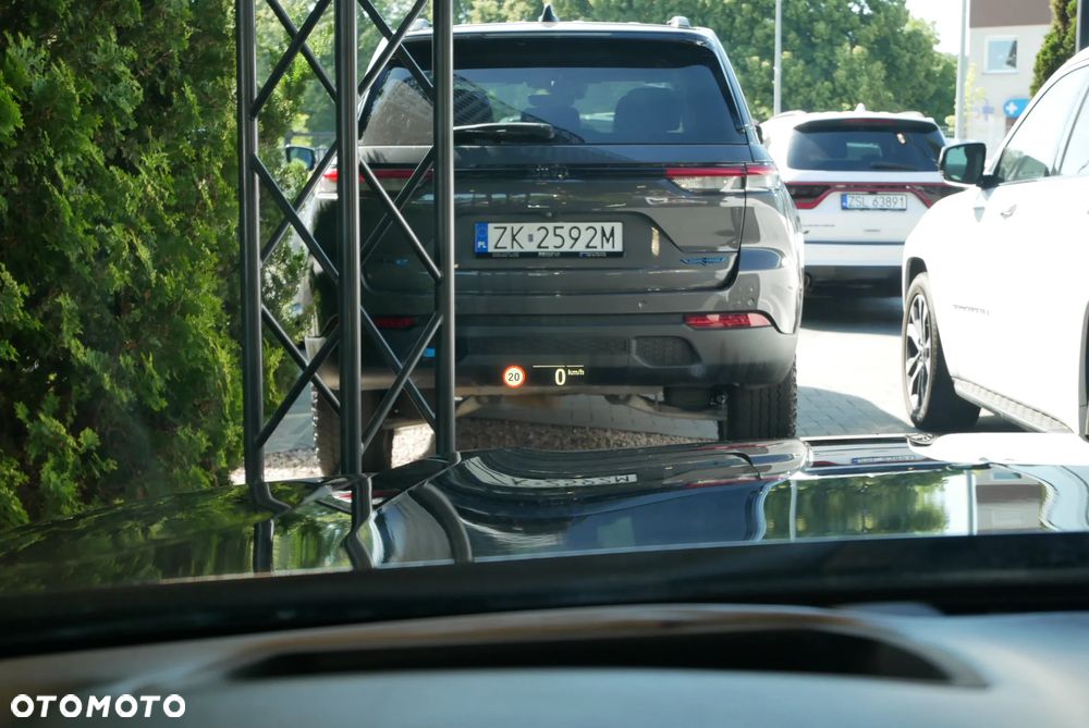BMW Seria 7 750Li xDrive - 31