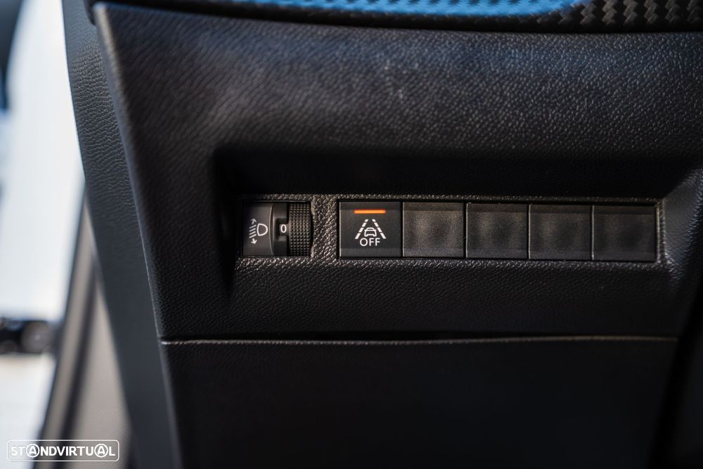 Peugeot e-2008 50 kWh Active Pack - 17