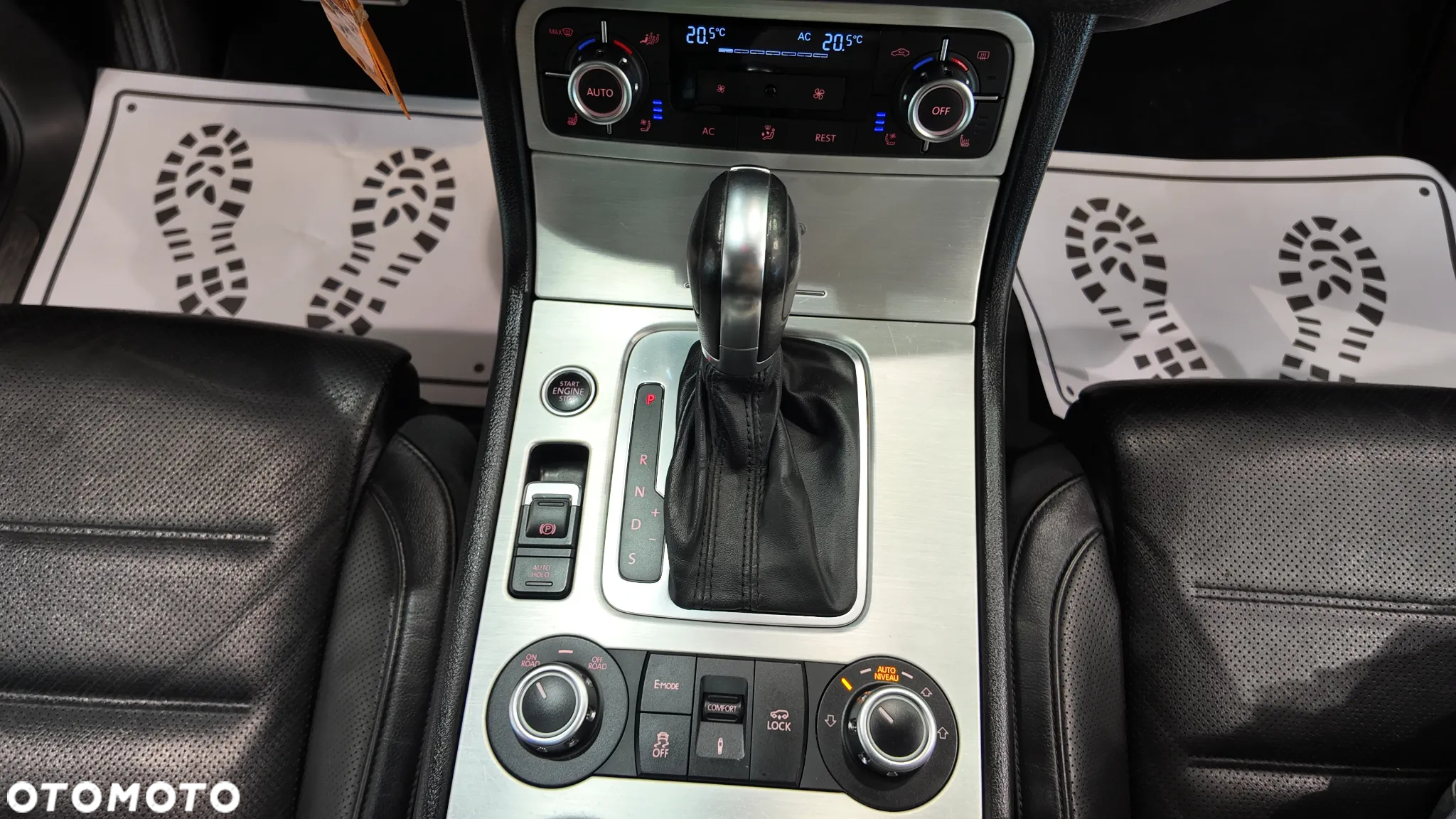 Volkswagen Touareg 3.0 Hybrid Automatik - 38