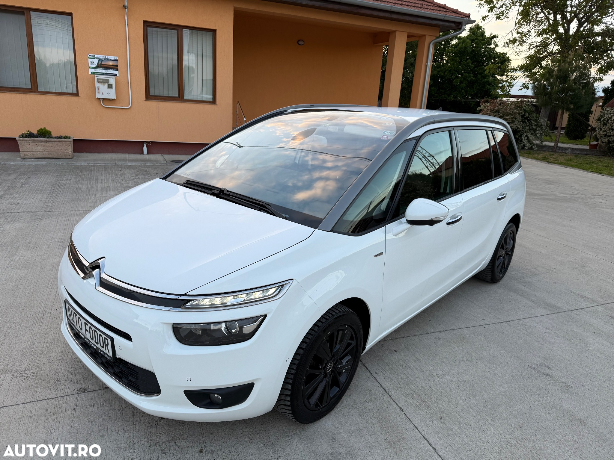 Citroën C4 Grand Picasso e-HDi 115 ETG6 Exclusive - 14