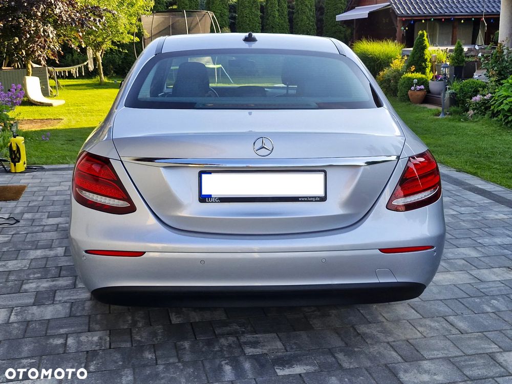 Mercedes-Benz Klasa E 220 d 9G-TRONIC - 5