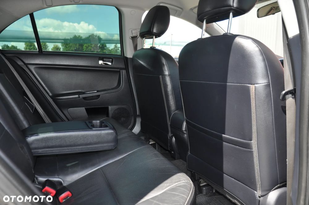 Mitsubishi Lancer 1.8 CVT Intense - 30