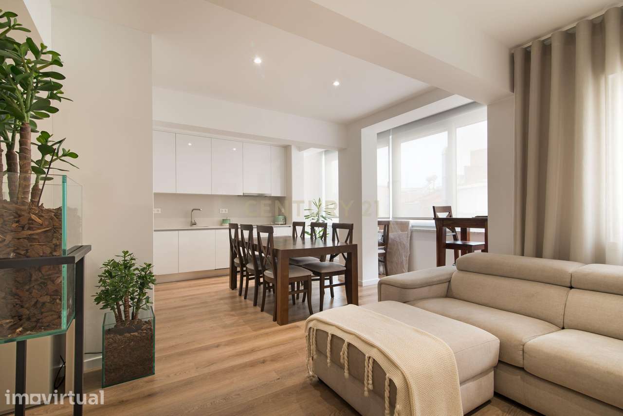 APARTAMENTO T3 DUPLEX | ENTRECAMPOS | LISBOA - Grande imagem: 3/40