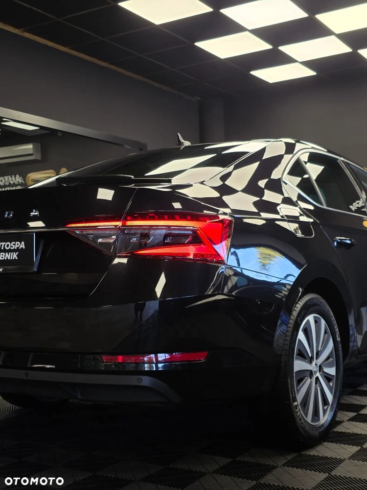 Skoda Superb 2.0 TDI SCR Style DSG - 4