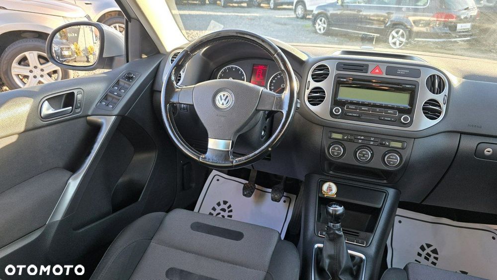 Volkswagen Tiguan - 23