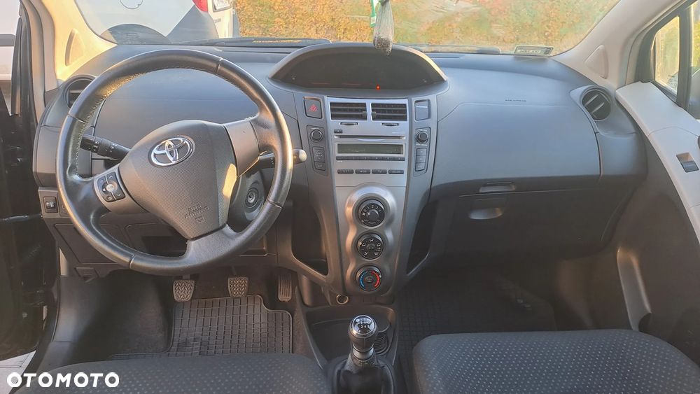 Toyota Yaris - 7