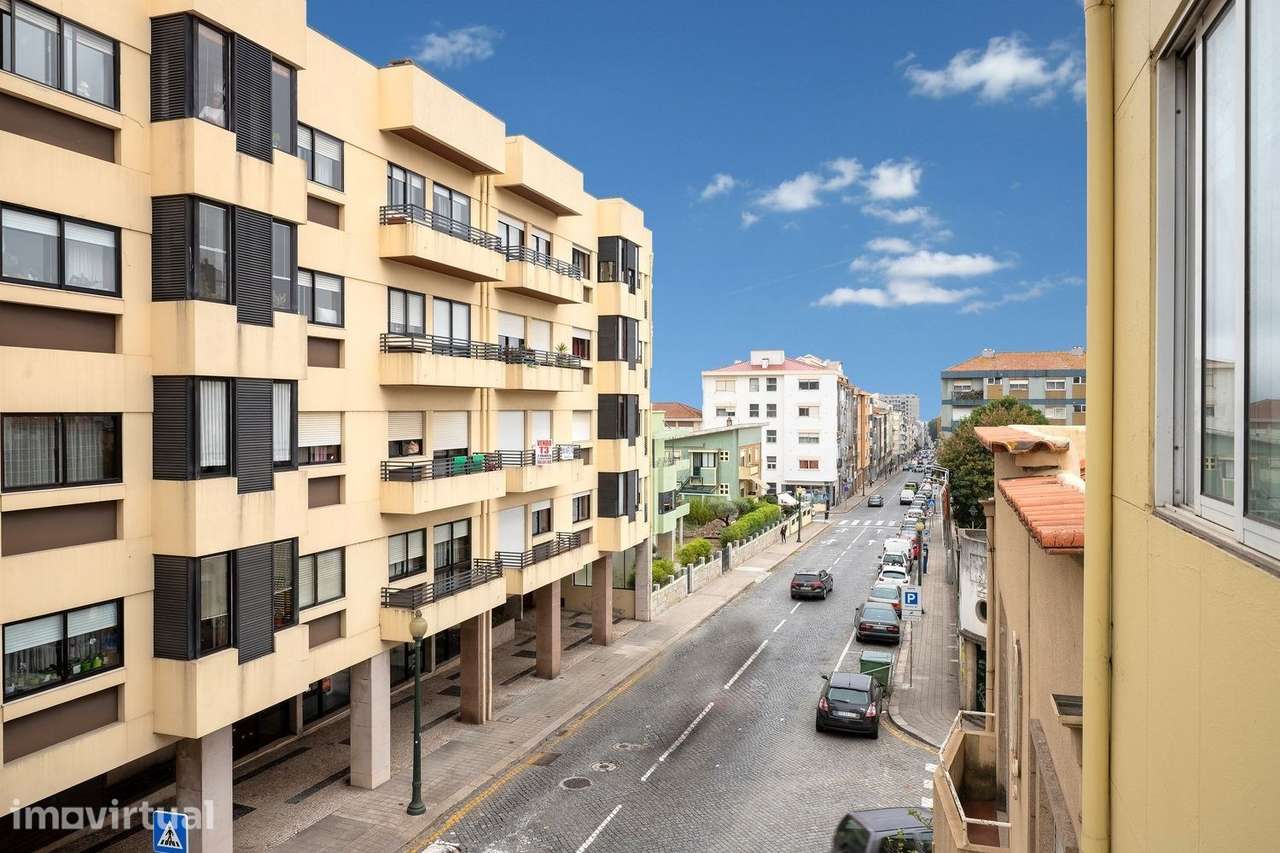 Apartamento T3 c/ Varanda | Oportunidade Investimento - Grande imagem: 2/18