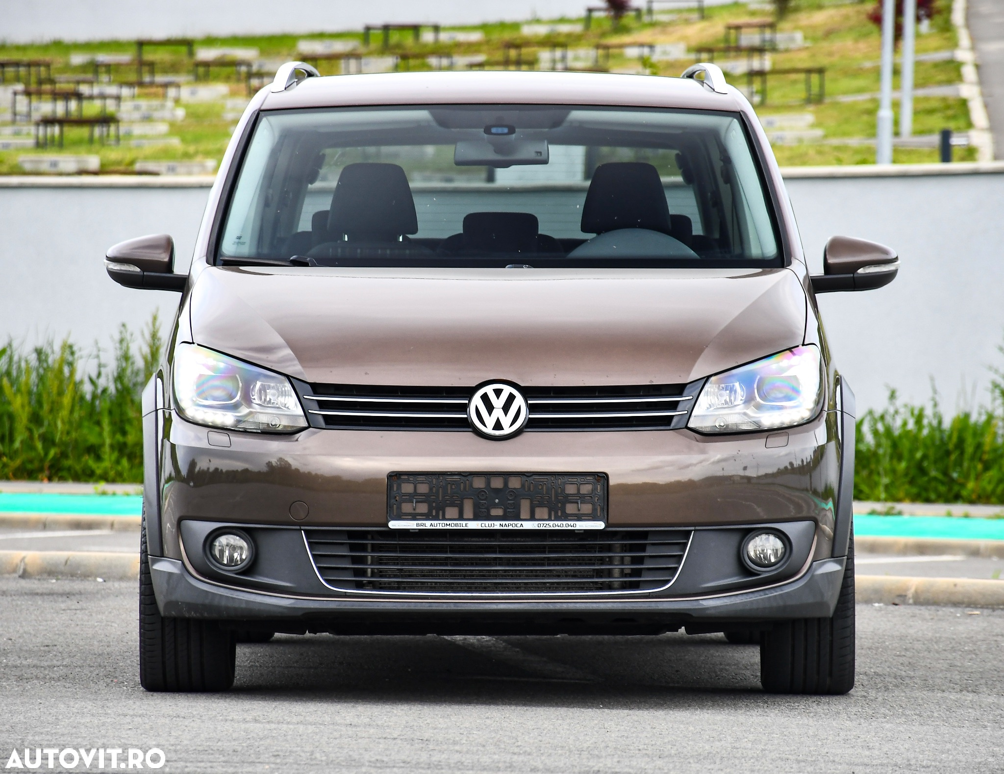 Volkswagen Touran 2.0 TDI DPF DSG Cross - 2