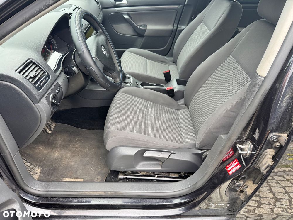 Volkswagen Golf - 27