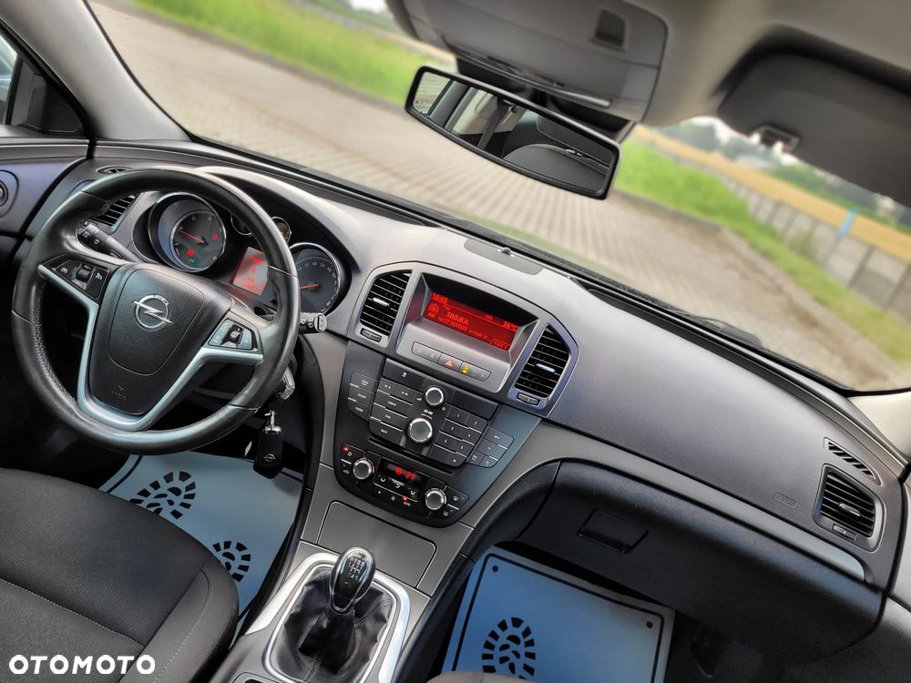 Opel Insignia - 25