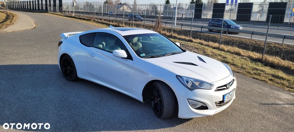 Hyundai Genesis Coupe 2.0 TCI Executive - 3