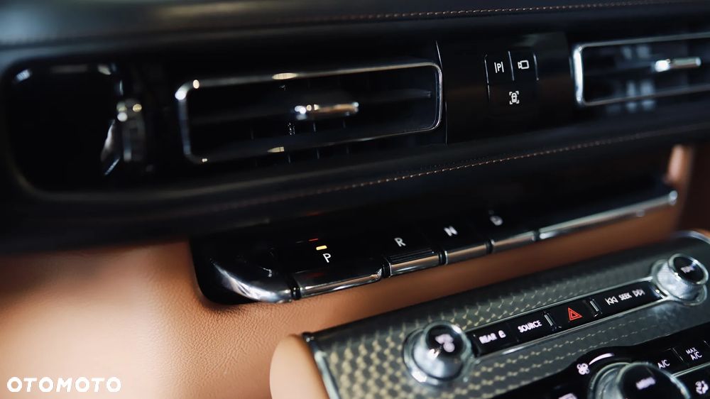 Lincoln Aviator - 25