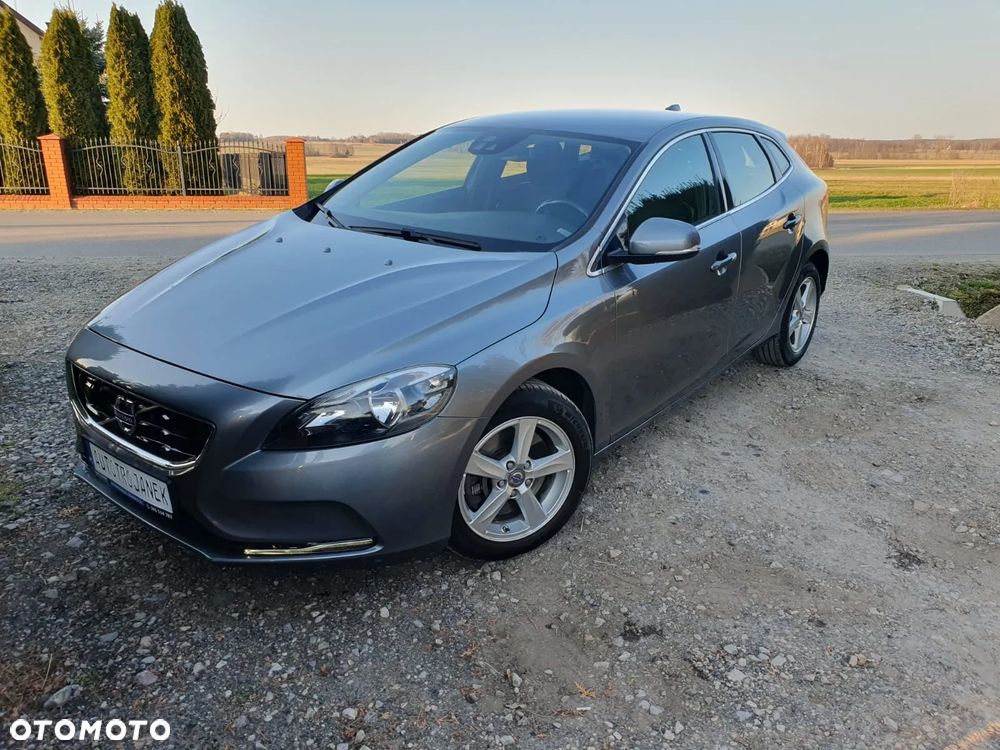 Volvo V40 D4 Drive-E Momentum - 3