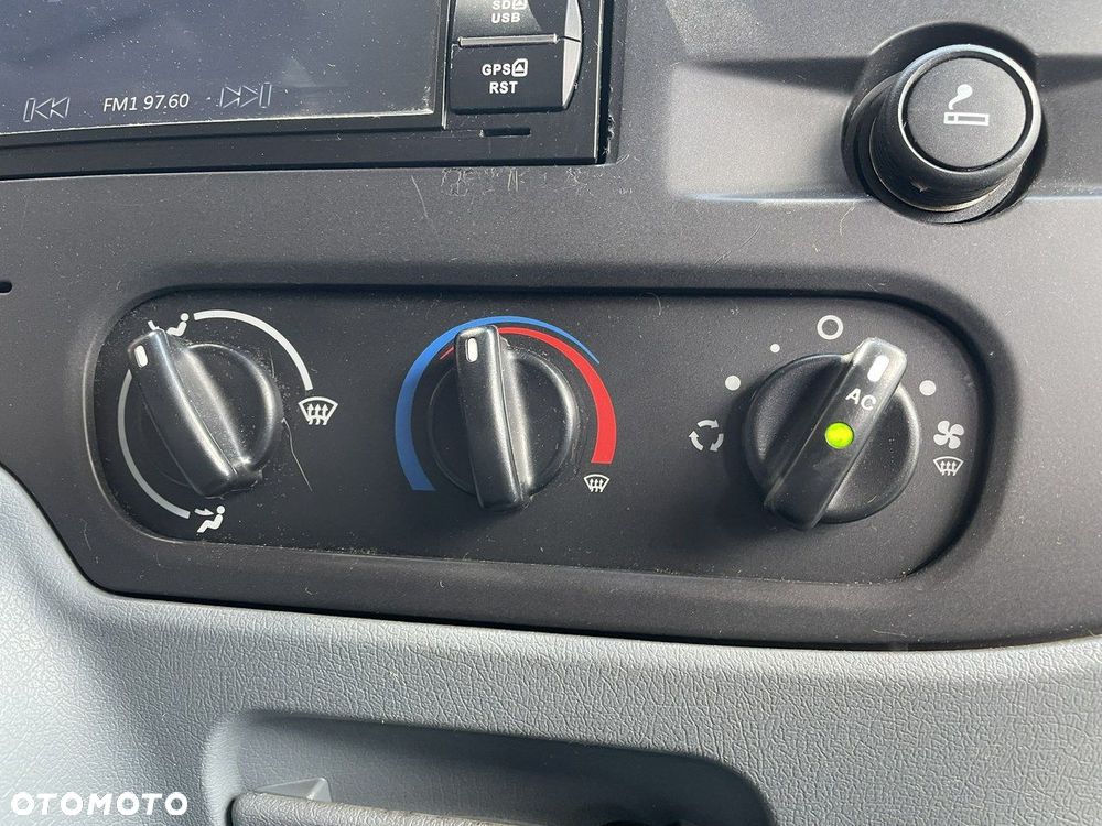 Ford Transit - 12