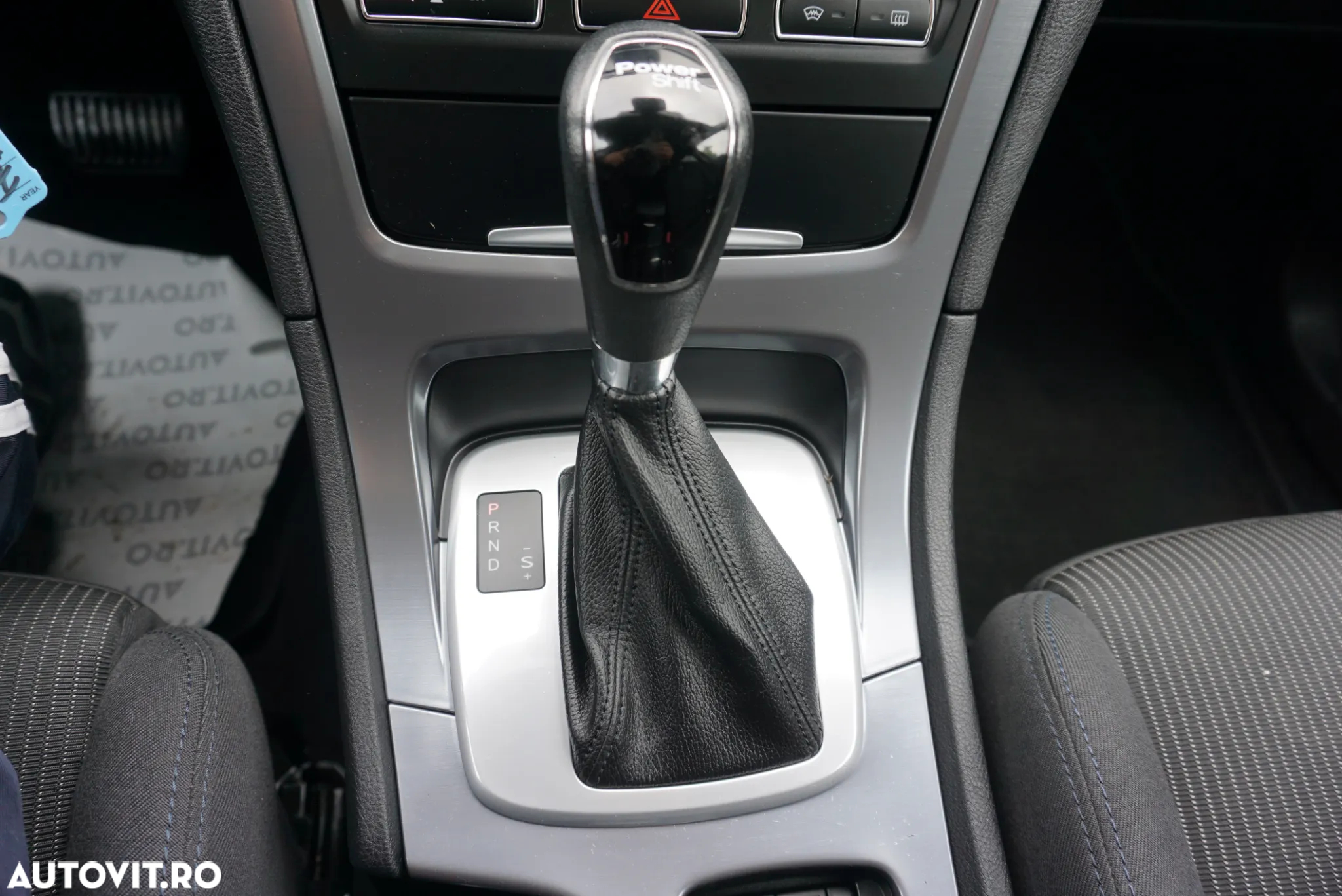 Ford Mondeo 2.0 EcoBoost Powershift Titanium - 26