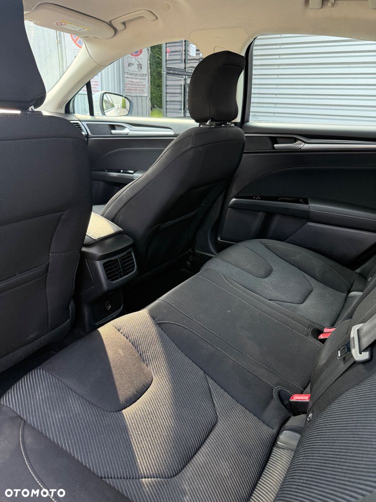 Ford Mondeo 2.0 Hybrid Titanium - 8