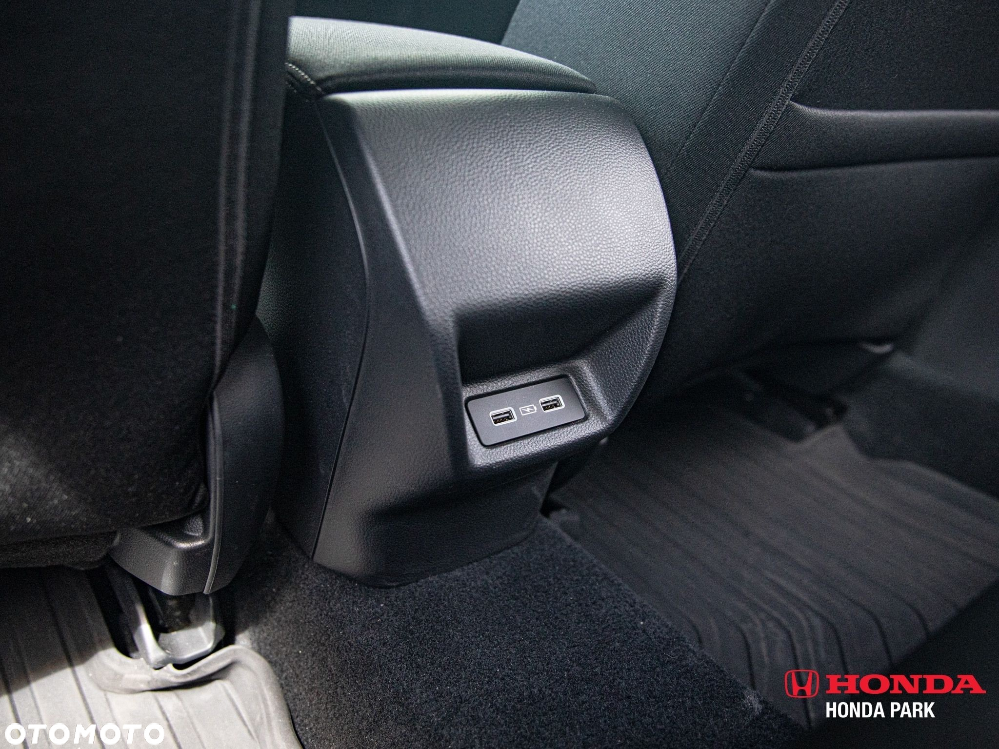 Honda Civic 2.0 i-MMD Elegance CVT - 28