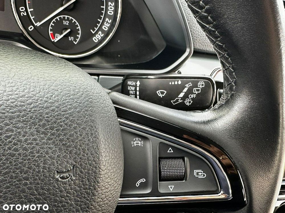 Skoda Superb 2.0 TDI Ambition - 22