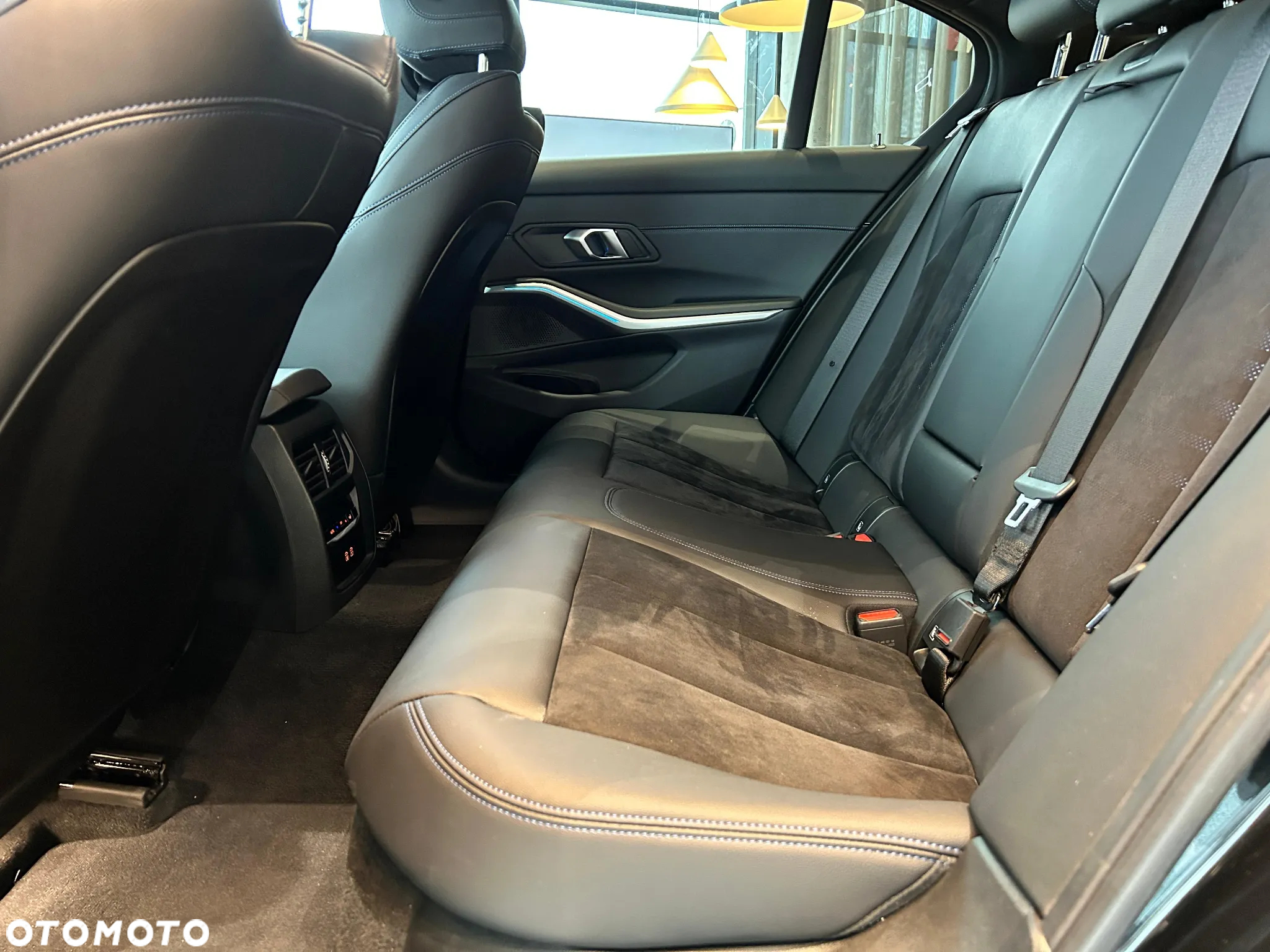 BMW Seria 3 318d M Sport - 26