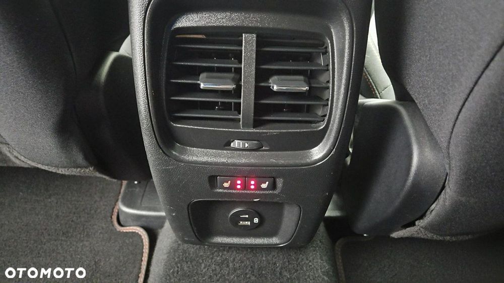 Ford Kuga 2.5 FHEV FWD ST-Line - 24