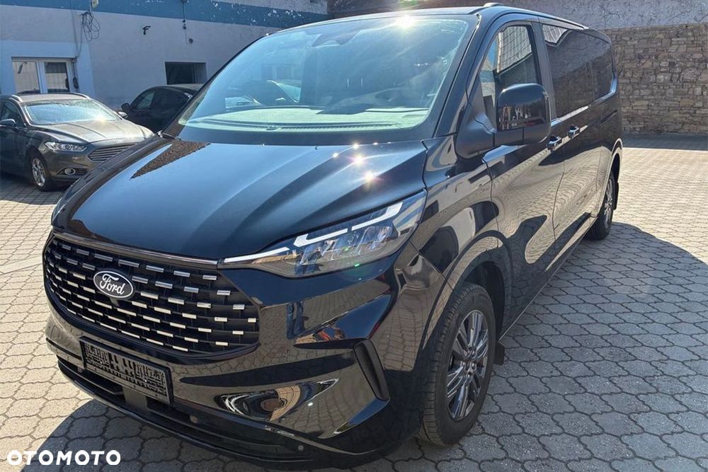 Ford Tourneo Custom - 3