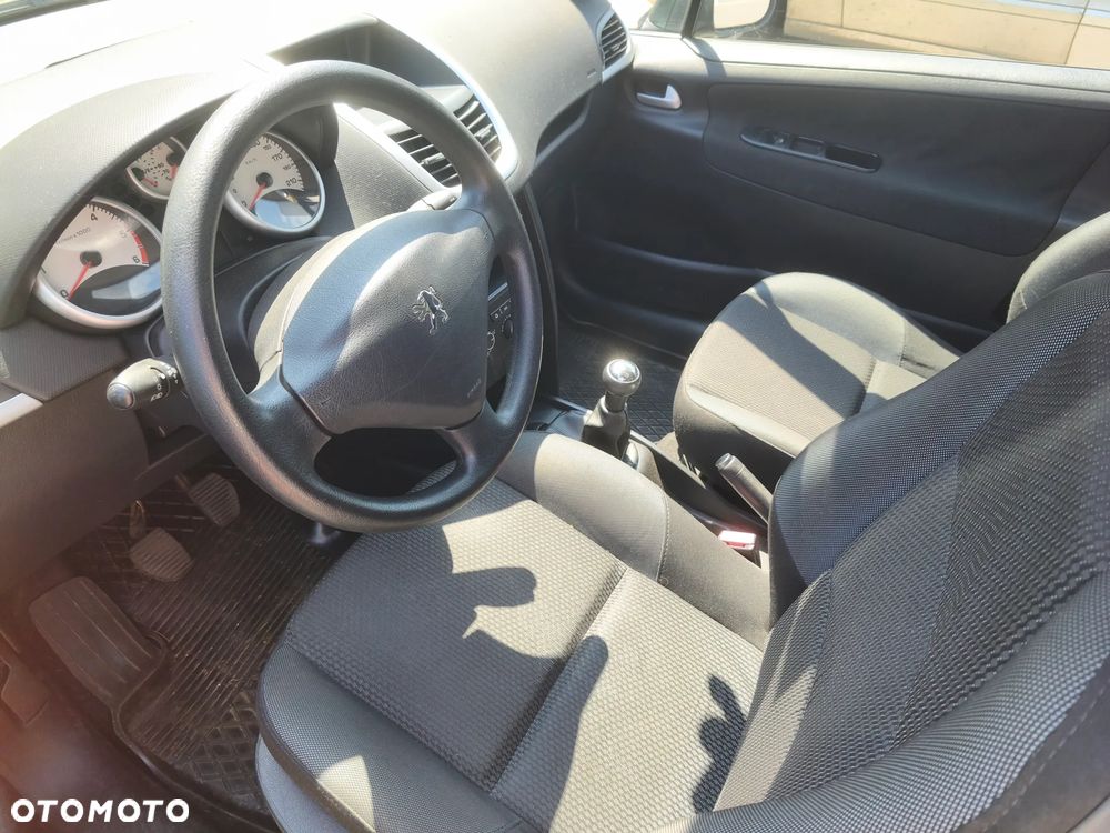 Peugeot 207 1.6 HDi 16V Trendy - 6