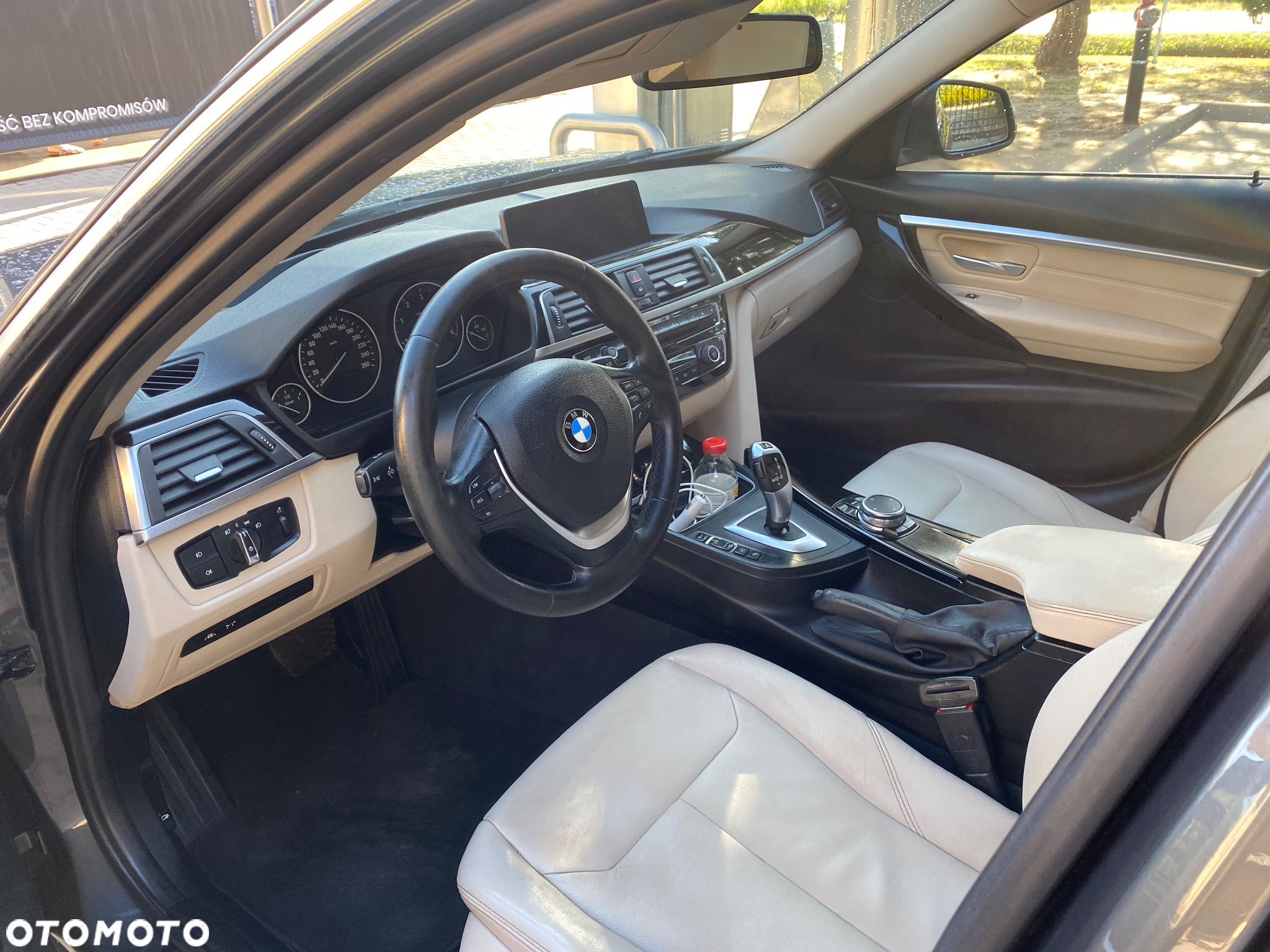 BMW Seria 3 320d Luxury Line - 9